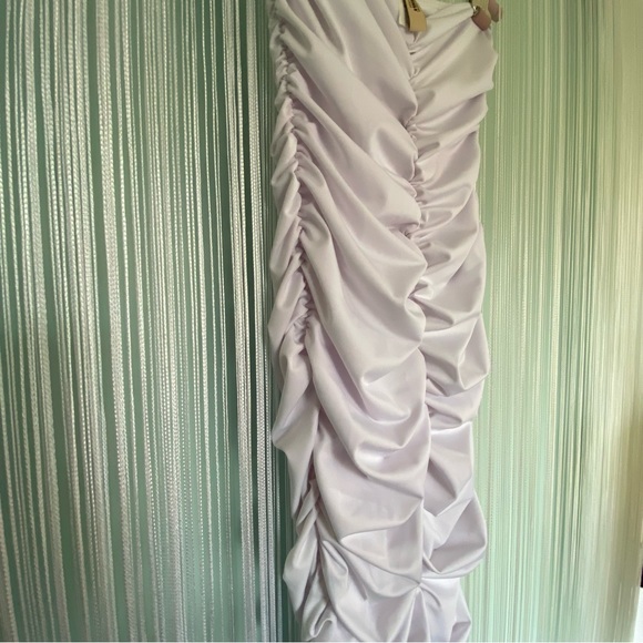Off White Bodycon Ruched Strapless Dress - Picture 4 of 17